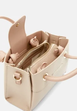 Valentino Alexia Shopping