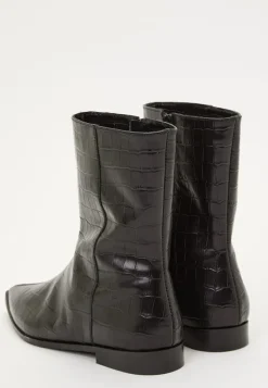 MAKE WAY Croco Leather Ankle Boot
