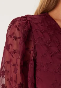 Bubbleroom Occasion Embroidered Midi Dress