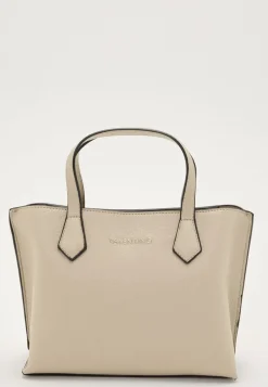 Valentino Fall Re Shopping