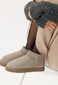 Shepherd Glasgow Sheepskin Boots