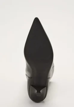 MAKE WAY Heeled Mid Knee Leather Boot