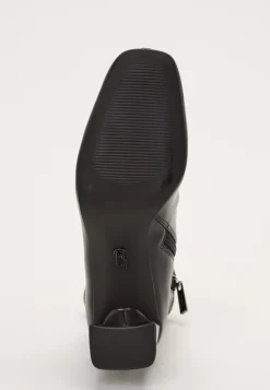 Steve Madden Hurst Classic Boots