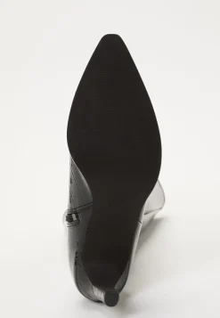 MAKE WAY Knee High Leather Boot