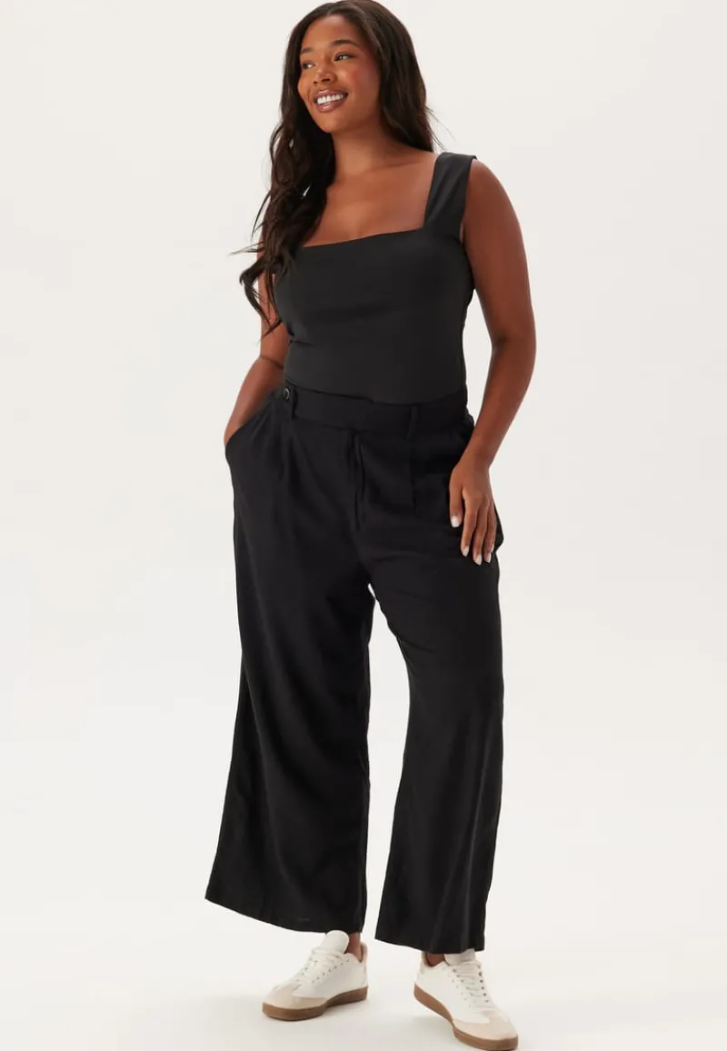 Happy Holly Linen Pants