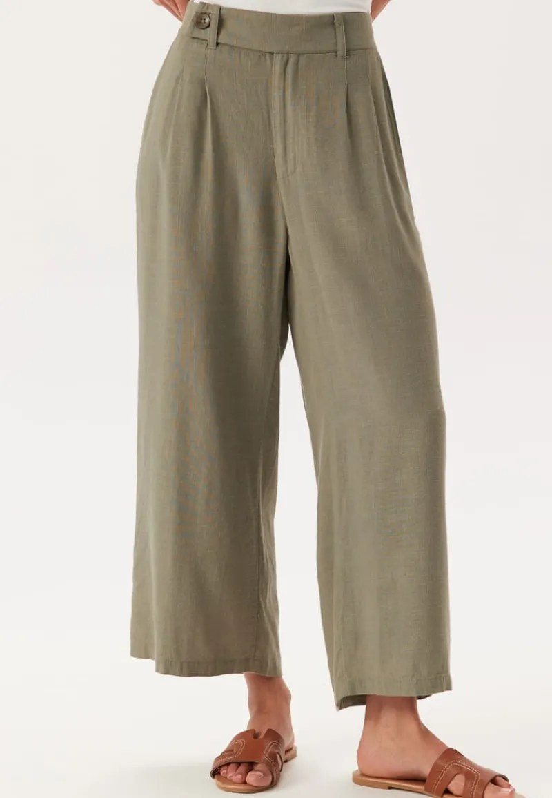 Happy Holly Linen Pants
