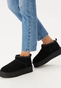 Colors of California Platform Winter Boot In Suede