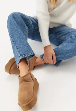 Colors of California Platform Winter Boot In Suede