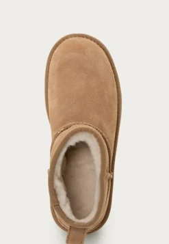 Colors of California Platform Winter Boot In Suede