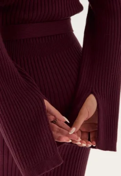 BUBBLEROOM Round Neck Rib Knitted Maxi Dress