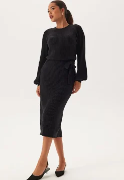 BUBBLEROOM Round Neck Rib Knitted Midi Dress