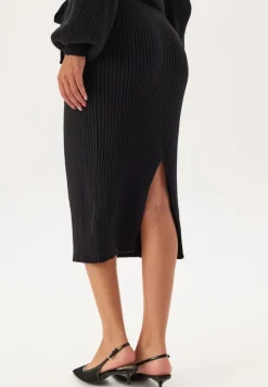 BUBBLEROOM Round Neck Rib Knitted Midi Dress