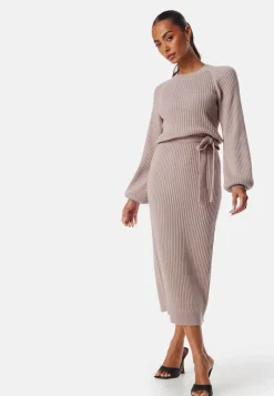 BUBBLEROOM Round Neck Rib Knitted Midi Dress
