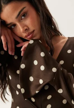 Bubbleroom Occasion Ruched Front Midi Dress