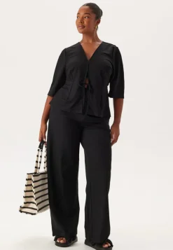 Happy Holly Soft Short Sleeve Blazer