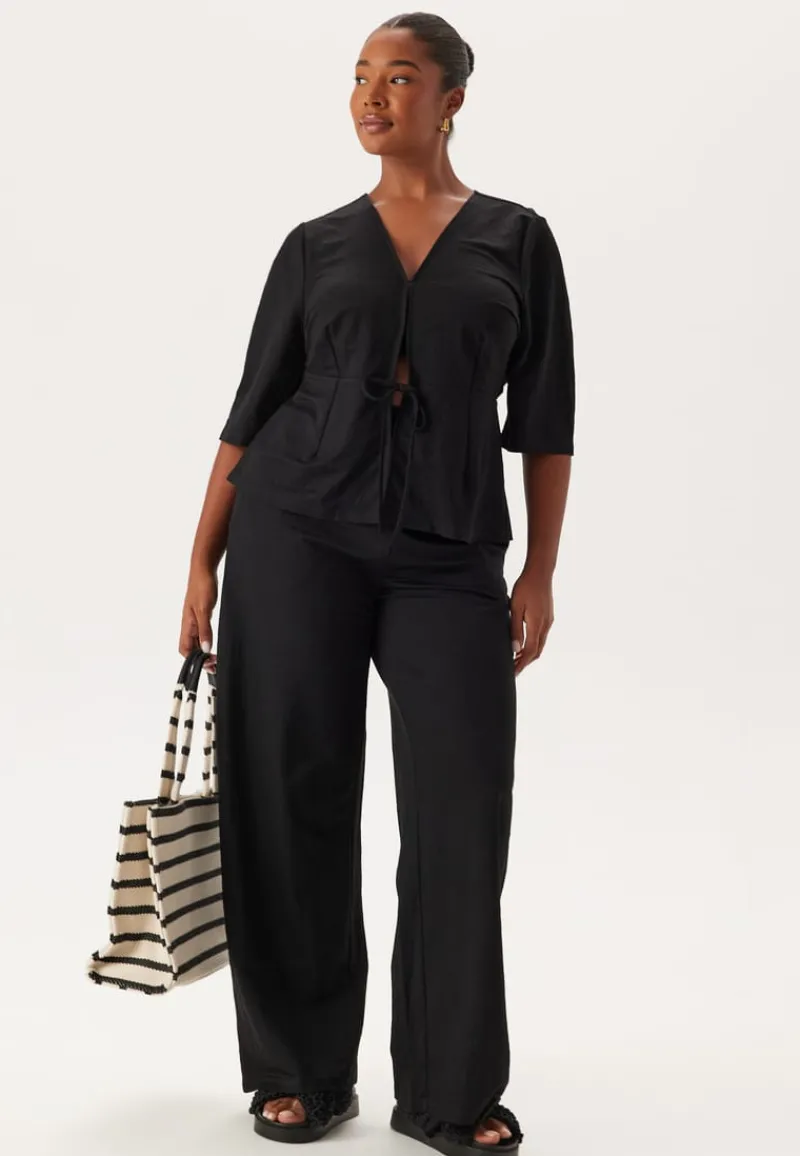 Happy Holly Soft Short Sleeve Blazer