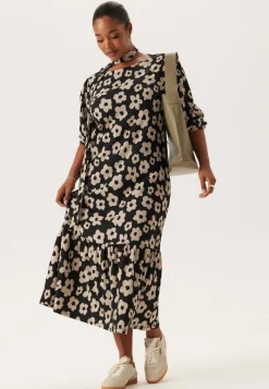 Happy Holly Structure Flounce Midi Dress