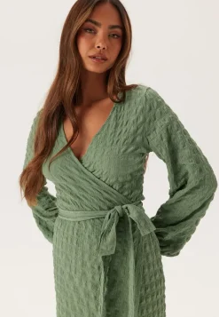 BUBBLEROOM Structure Wrap Dress