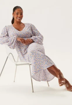 Happy Holly Structured Dress