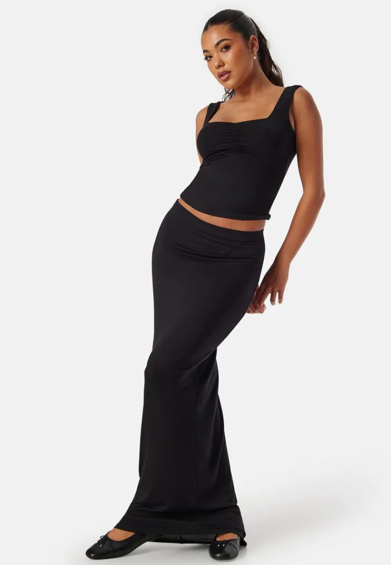 BUBBLEROOM Sweetheart Neckline Tank Top