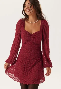 BUBBLEROOM Sweetheart Short Lace Dress