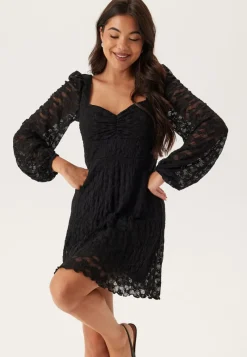 BUBBLEROOM Sweetheart Short Lace Dress