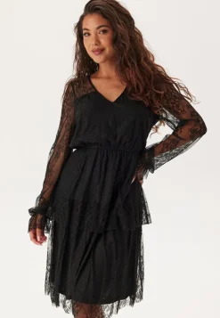 Happy Holly Tiered Puff Sleeve Lace Midi Dress