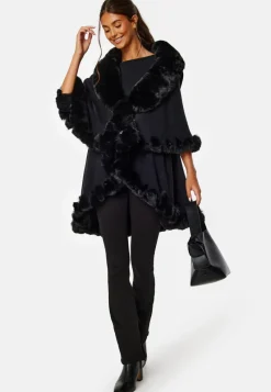 Hollies Wednesday Cape