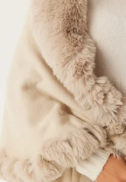 Hollies Wednesday Cape