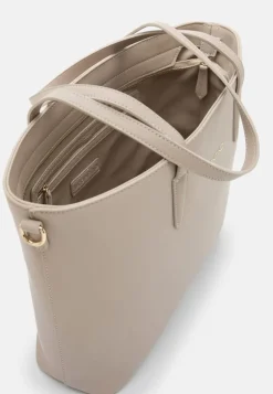 Valentino Zero Re Shopping